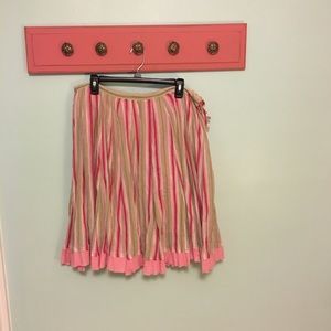 Cute pleated skirt.